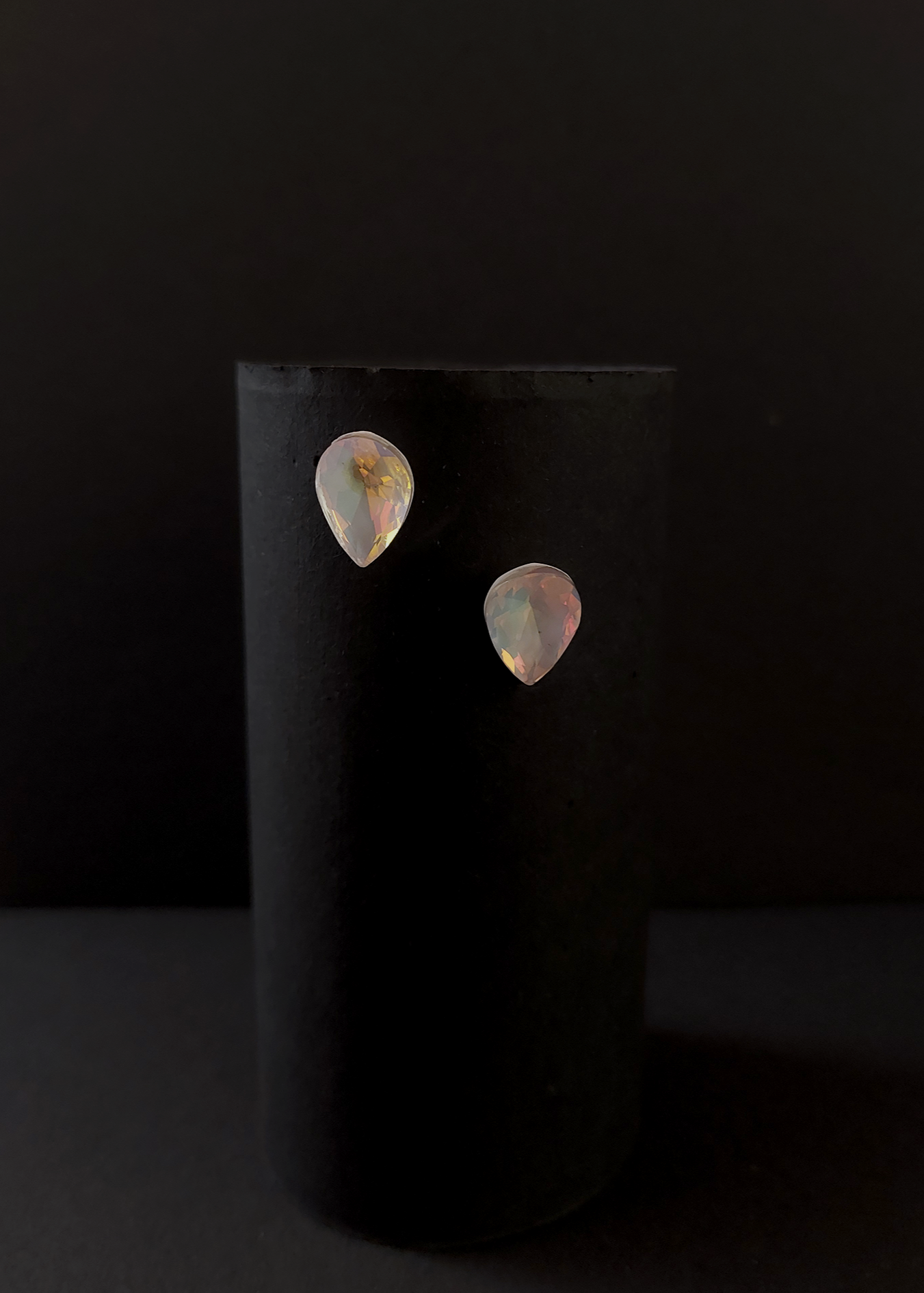 TEARDROP CRYSTAL STUD EVERYDAY EARRINGS