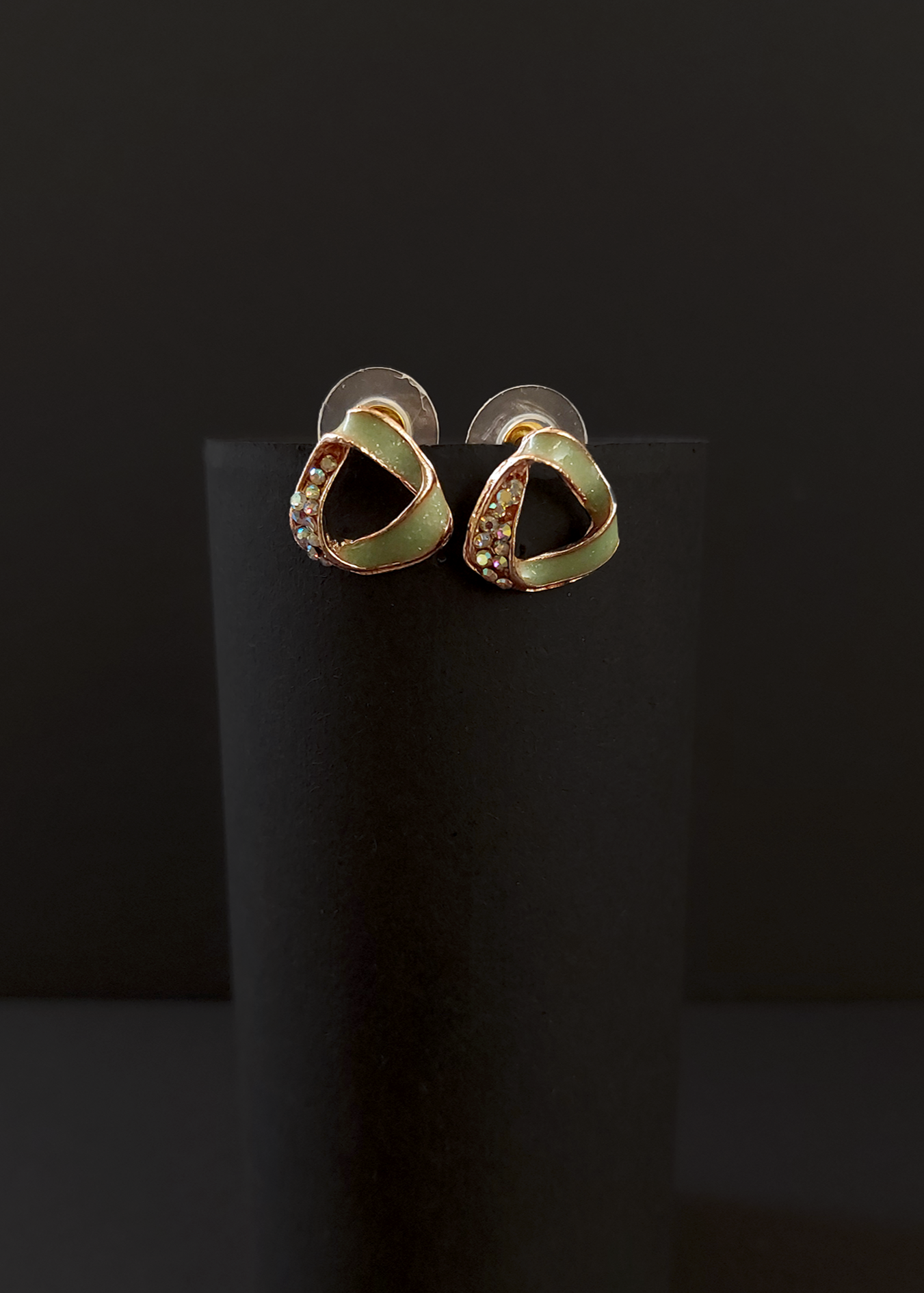 GREEN CRYSTAL STUD EARRINGS