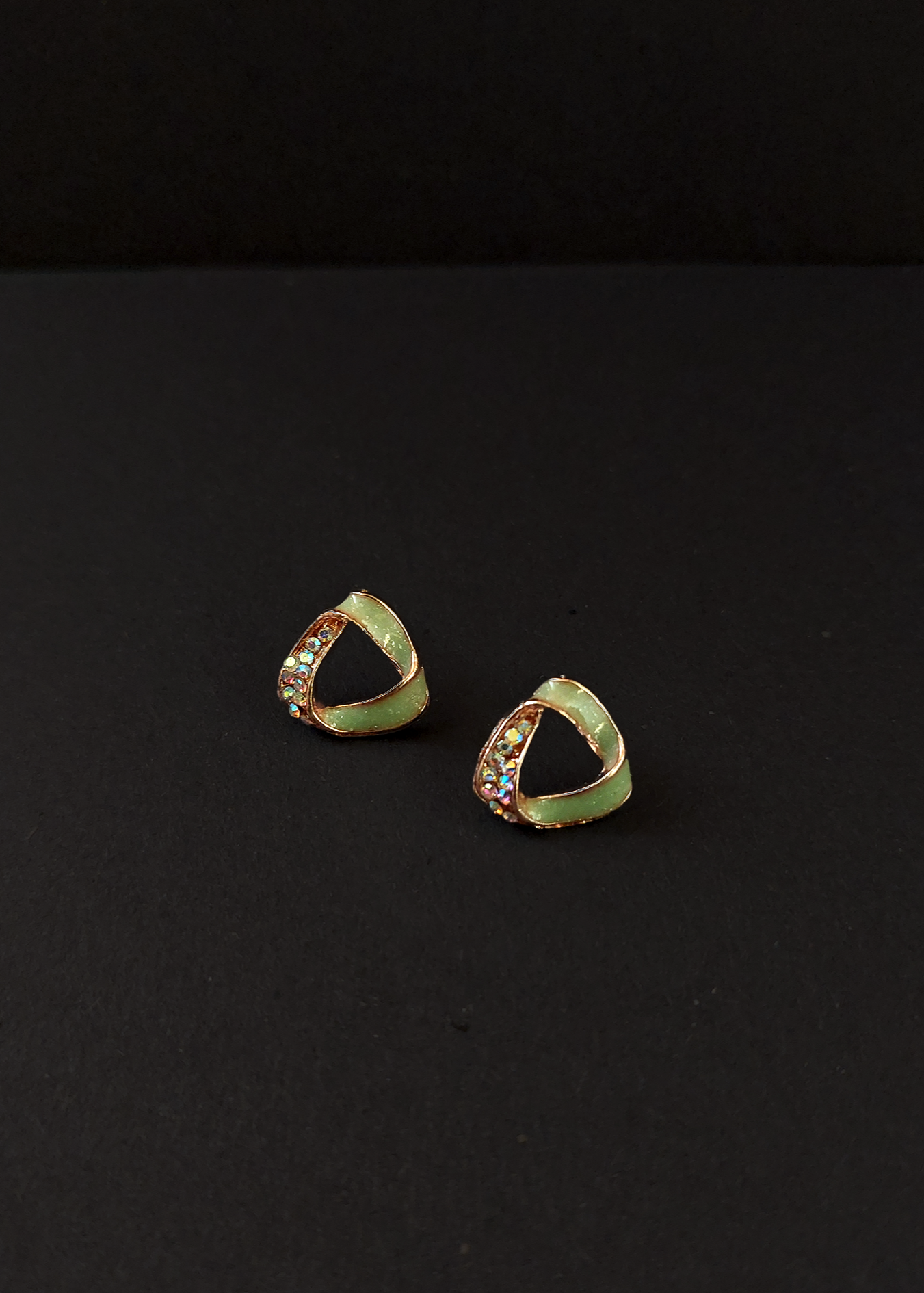 GREEN CRYSTAL STUD EARRINGS