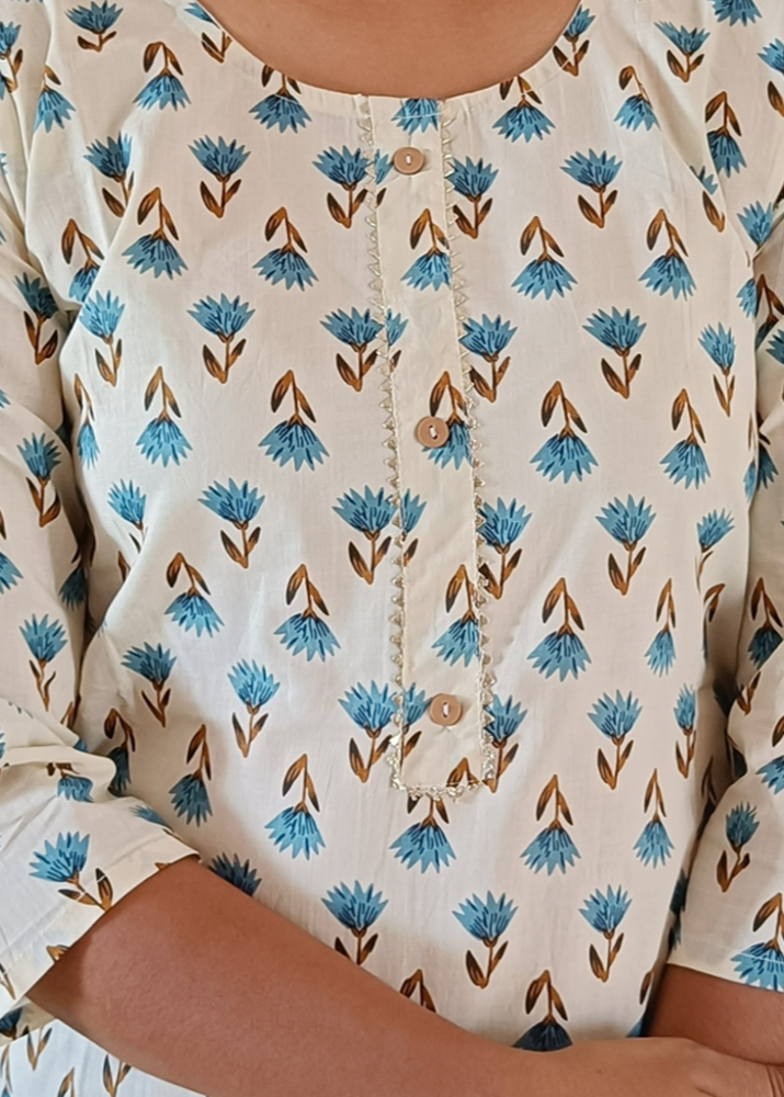 SOOTHING OFF-WHITE STRAIGHT FIT COTTON KURTI